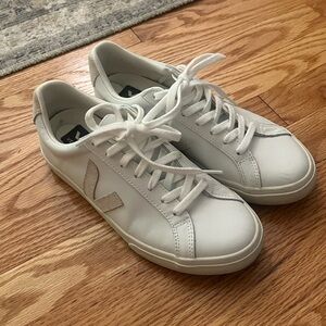 Veja Sneakers Size 8